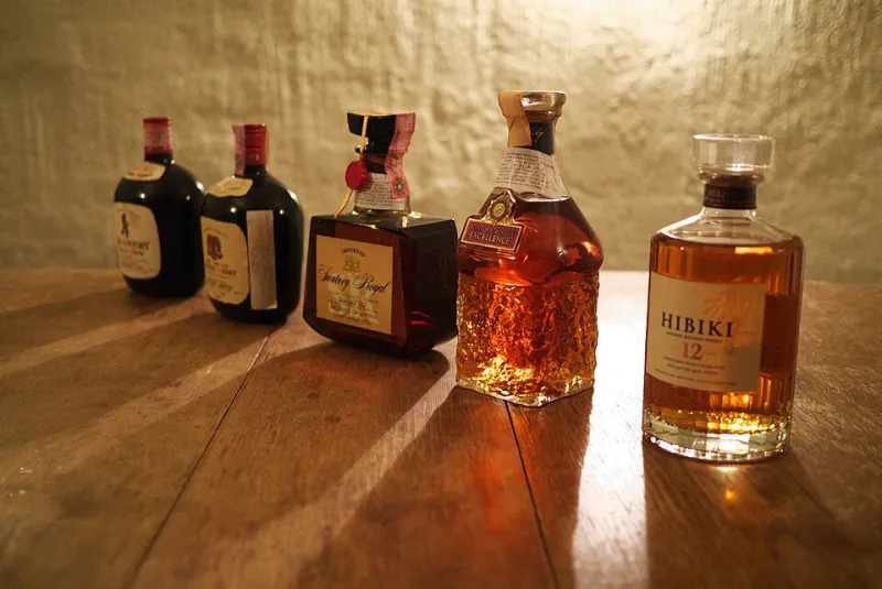 Décennies en sommeil : pourquoi les whiskies des années 1980-1990 s'imposent comme les investissements de demain